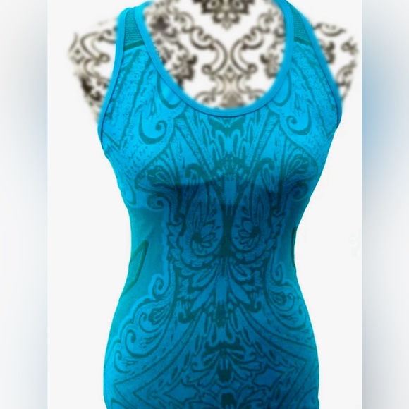 ATHLETA Women's Seamless Run Built-in-Bra Racerback Tank Top - fits like a SMALL - Picture 6 of 7